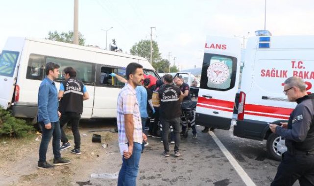Samsun'da ışık ihlali yapan kamyon, öğrenci servisine çarptı: 1 ölü, 4 yaralı