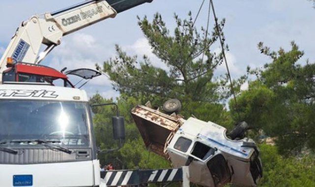 Şarampole yuvarlanan kamyonetin sürücüsü öldü