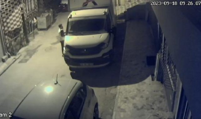 Şişli'de park halindeki kamyonetten hırsızlık yapan şüpheli yakalandı