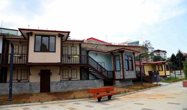 Tarihi Ordu Evleri Çamlı Köşk'te