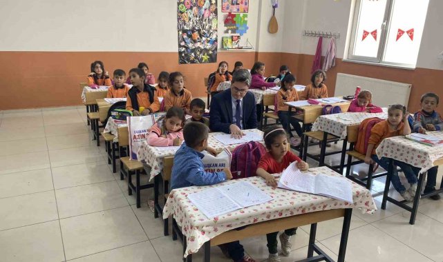 Taşlıçay Kaymakamı Arıkan, ilçe merkezindeki okulları ziyaret etti
