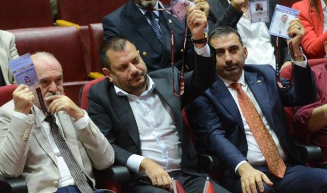 Trabzonspor'un tüzüğü spor yasasına uyarlanarak değişti