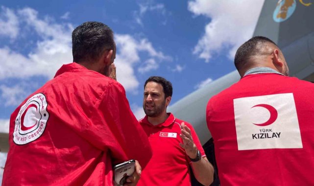 Türk Kızılay ekibi Libya'daki selzedelere yardım için bölgeye ulaştı