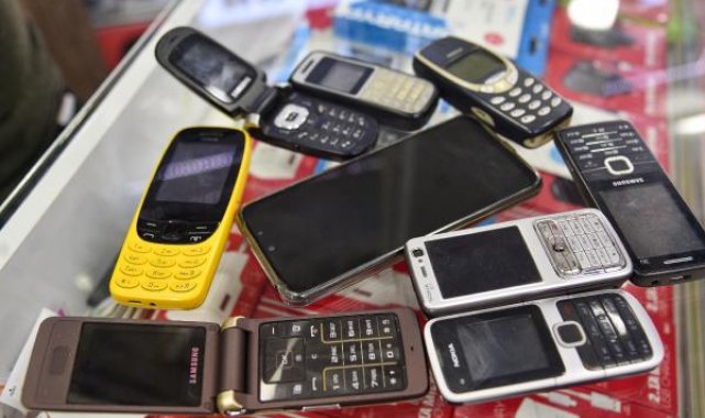 Tuşlu telefon kullanıcısı artınca hurdası bile para etti