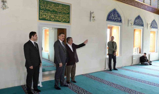 Vali Çiftçi'den Alvarlı Efe'nin kabrine ziyaret