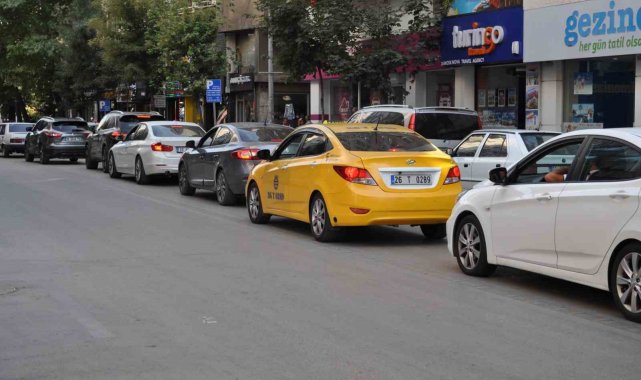 Vatandaşlar Eskişehir'deki trafik sorununa çözüm bulunmasını bekliyor