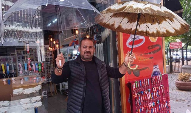 Yağmura karşı şemsiye stokları hazırlanıyor