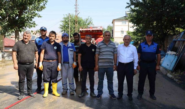 Yahyalı'da sel temizliği aralıksız devam ediyor