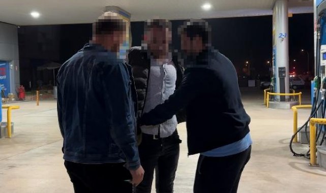Yakalanacağını anlayınca uyuşturucuyu klozete attı
