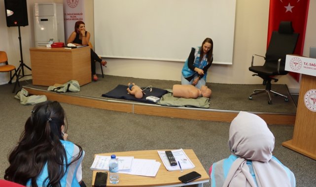 Yalova Belediyesi personellerine ilk yardım eğitimi