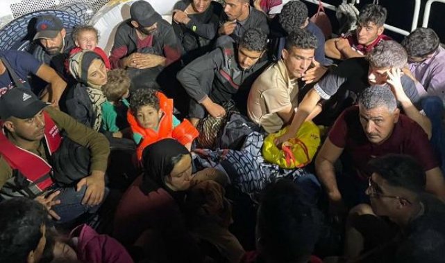 Yelkenli teknede 94 kaçak göçmen yakalandı