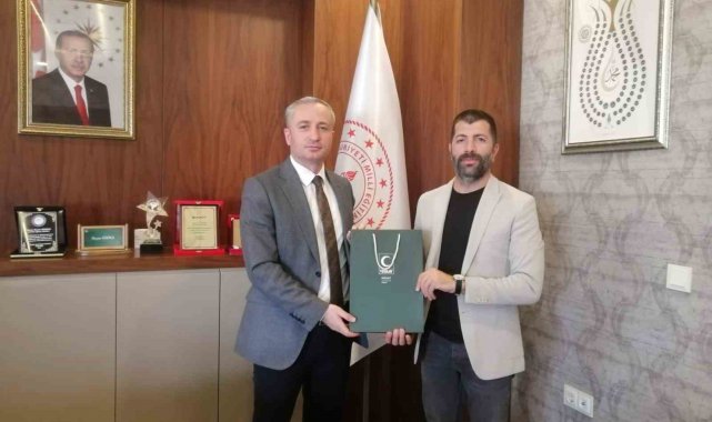 Yeşilay Ağrı Şube Başkanı Aslan'dan Milli Eğitim Müdürü Kökrek'e ziyaret