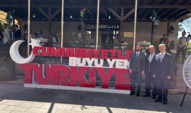 Yunus Emre Enstitüsü, 'Cumhuriyetle Büyüyen Türkiye' adlı sergiye ev sahipliği yaptı