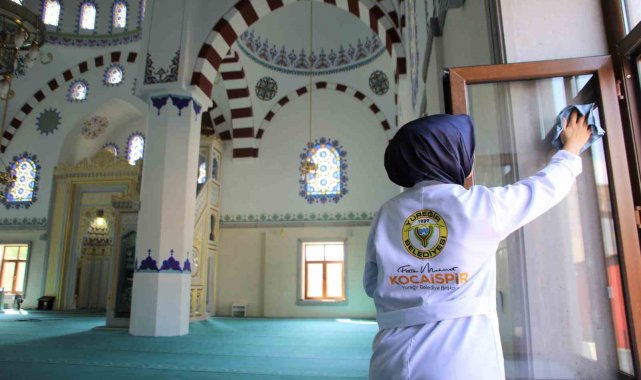 Yüreğir Belediyesi ibadethane temizliklerini sürdürüyor