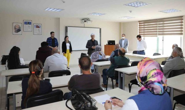 Yüreğir Belediyesi'nden budama ve aşılama kursu