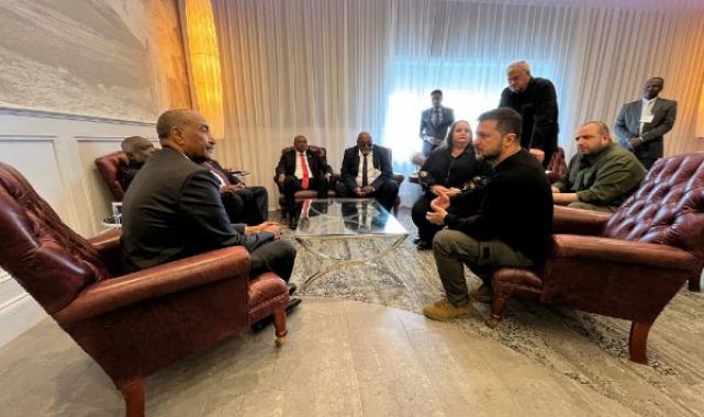 Zelenski, Kanada'da Sudan Konsey Başkanı el-Burhan'la görüştü