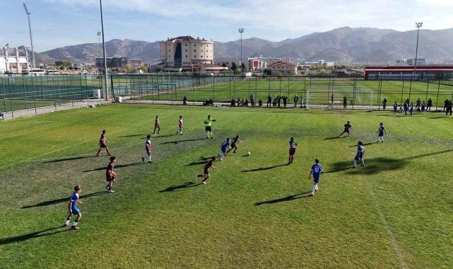 100'ncü yılda 100 takım Cumhuriyet için ter döktü