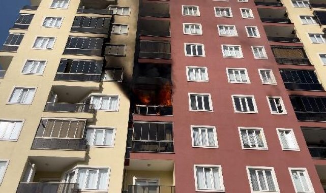 11 katlı binadaki yangında mahsur kalan 1'i çocuk, 6 kişi kurtarıldı