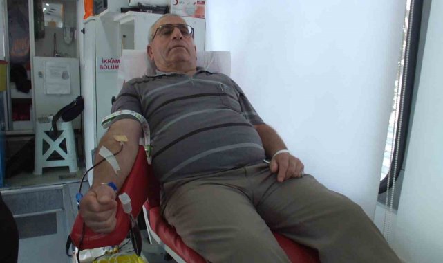 15 yıldır düzenli kan veriyor