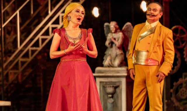'Faust' Operası AKM'de sanatseverlerle buluştu
