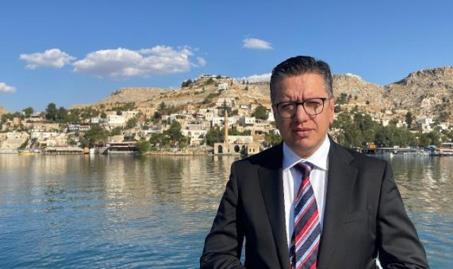 'Ucube' otel 23 saniyede yıkıldı