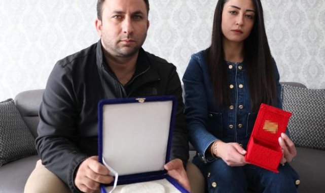 4 aylık evli çiftin evine giren hırsızlar, 900 bin TL'lik altın ve para çaldı