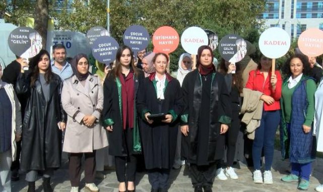 6 yaşında evlendirme davasının ardından KADEM'den adliye önünde açıklama