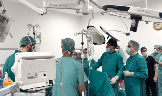 60 ülkeden 2 bin doktora, Türk cerrahtan eğitim niteliğinde ameliyat