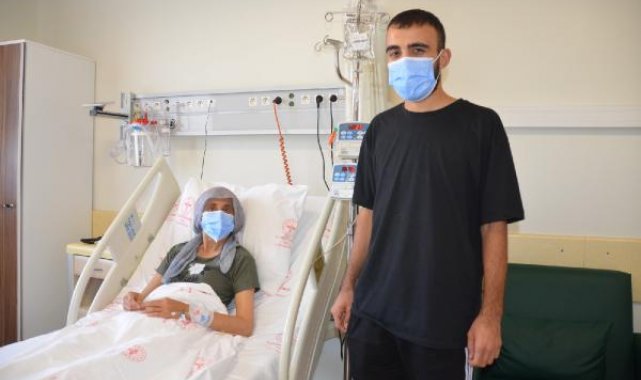 7 yıldır diyalize giren annesine böbreğiyle 'can' oldu