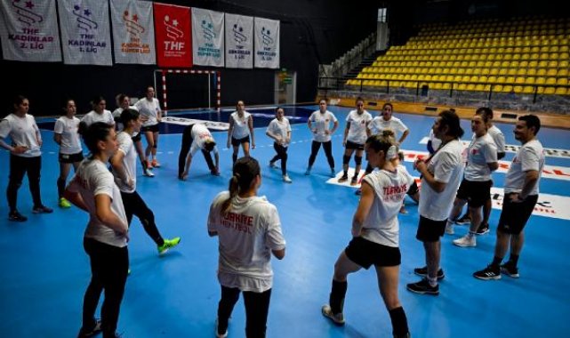 A Milli Kadın Hentbol Takımı, Karadağ ve Sırbistan maçları hazırlıklarına başladı