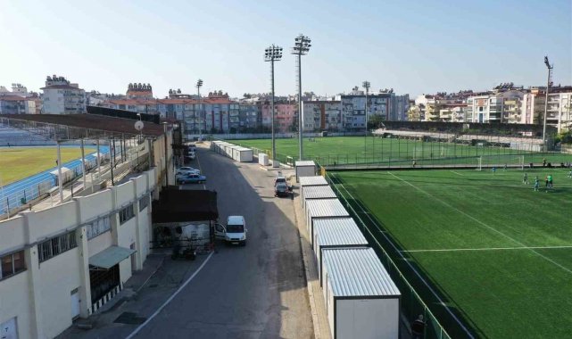Adnan Menderes Stadyumu'na konteynerler yerleştirildi
