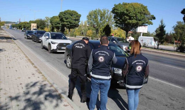 Afyonkarahisar'da düzensiz göçle mücadeleye yönelik 'huzur uygulaması' yapıldı
