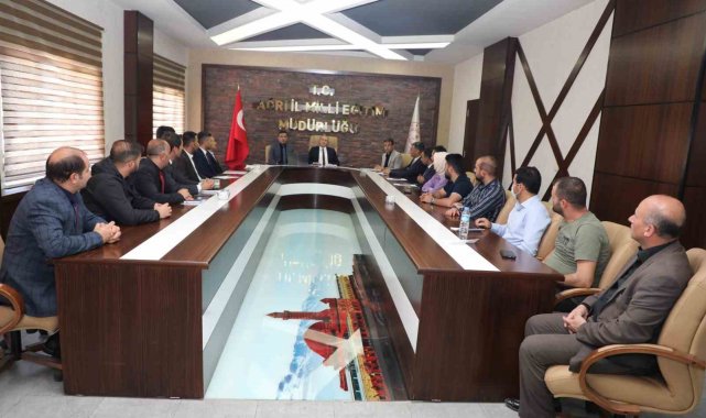 Ağrı'da İmam Hatip okullarının müdürleri, LGS ve YKS'ye hazırlık toplantısı yaptı