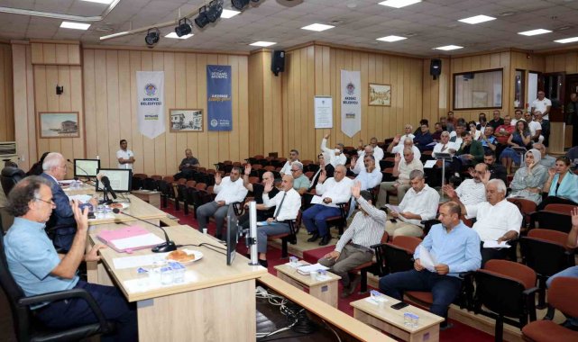 Akdeniz Belediyesinden üniversiteyi kazanan öğrencilere destek