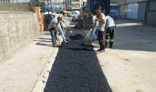 Akdeniz'in yolları ve kaldırımları yenileniyor