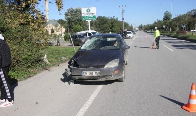 Akrabasının cenazesine giderken otomobilin çarpmasıyla öldü