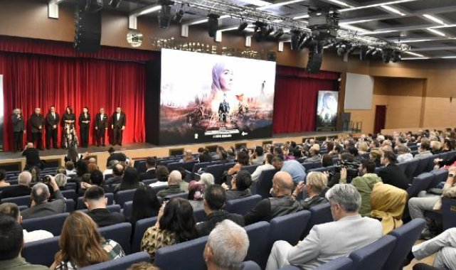 Akşener, 'Zübeyde, Analar ve Oğullar' filminin galasına katıldı