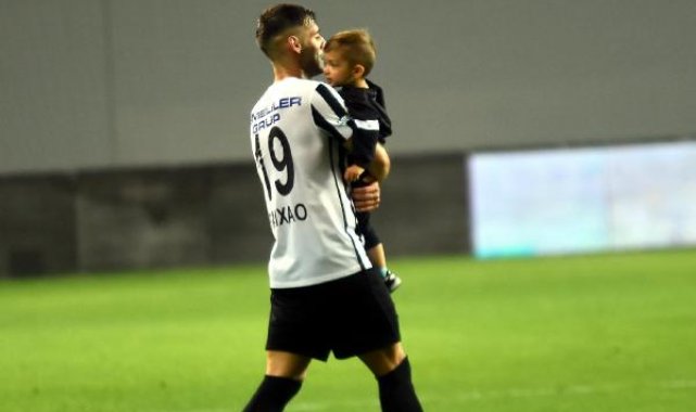 Altay'da Marco Paixao isyan etti