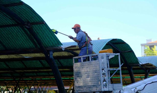 Altıeylül'den kapalı pazar yerlerine kış bakımı