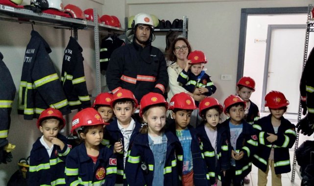 Altınova'da miniklere itfaiye eğitimi