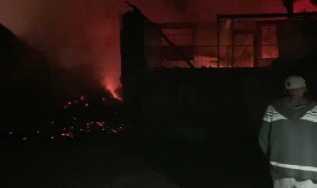 Amasya'da 2 ev, 2 garaj ve 1 samanlık yandı