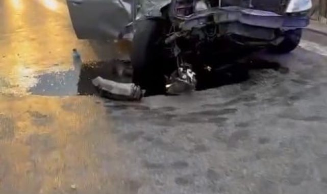 Anadolu Otoyolu'nda otomobil ile tır çarpıştı: 2 yaralı