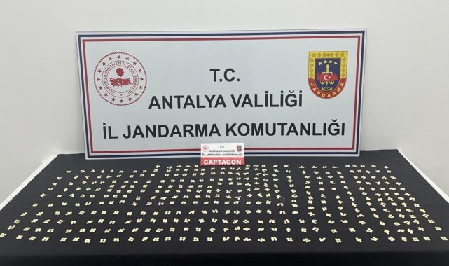 Antalya'da 2 bin 250 adet uyuşturucu hap ele geçirildi