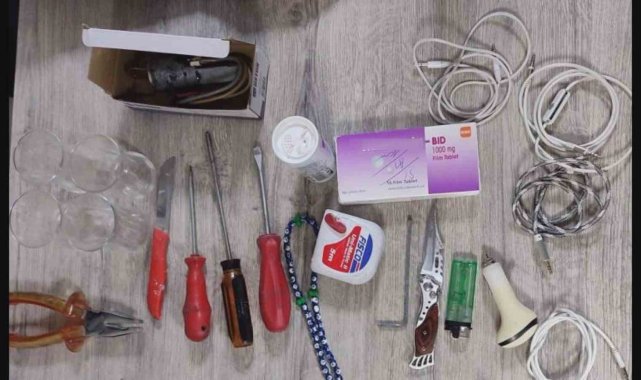 Araçlardan hırsızlık yapan şahıslar polisten kaçamadı