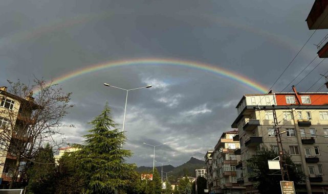Arhavi'de kartpostallık gökkuşağı manzarası