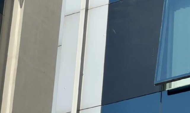 Ataşehir'de Dilan Polat'a ait polikliniğe silahlı saldırı