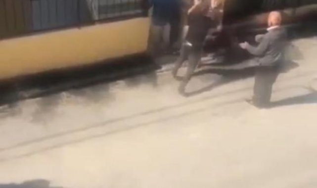 Ataşehir'de komşular arasındaki kavga kamerada