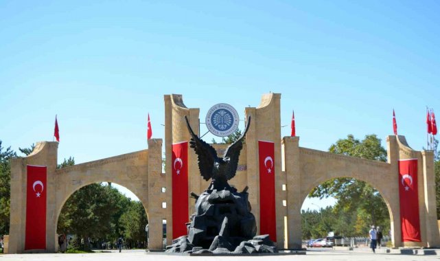Atatürk Üniversitesi'nden 3 dilde İsrail'e kınama