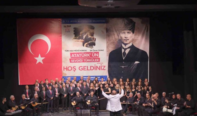 Atatürk'ün sevdiği türküleri hep bir ağızdan söylediler