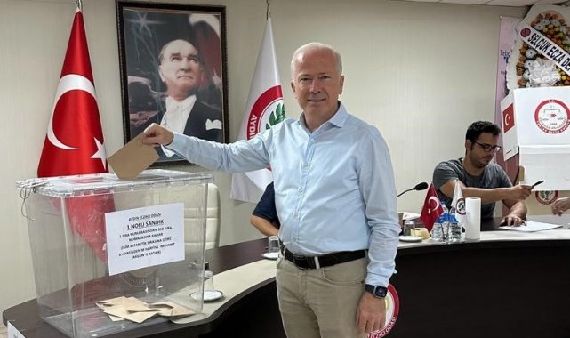 Aydın Eczacı Odası Başkanı Karaarslan 6. kez güven tazeledi